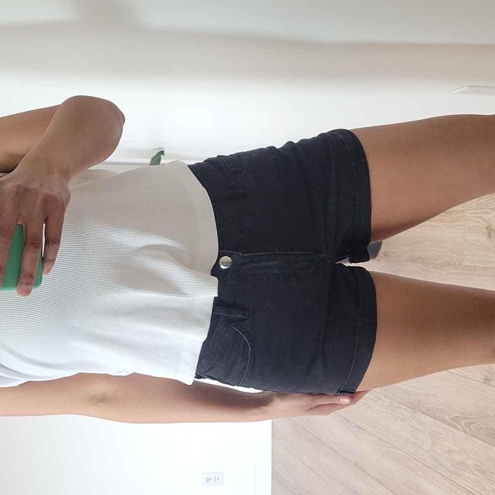 H&M SHORTS size US 6